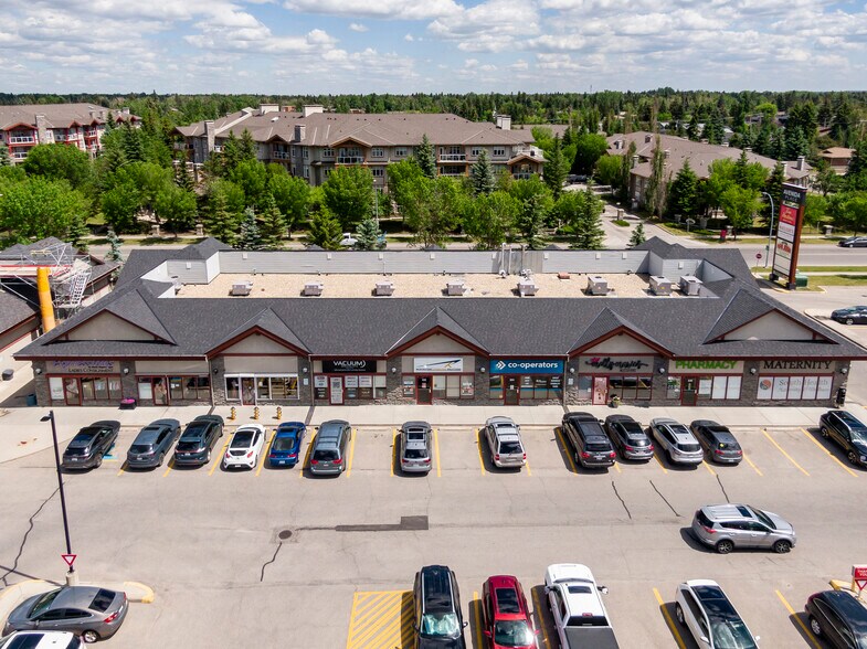 12100 Macleod Trl S, Calgary, AB à louer - Photo du bâtiment - Image 3 de 8