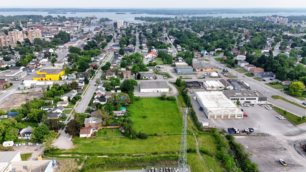 58 Harriett St, Belleville, ON à vendre - Photo du bâtiment - Image 2 de 4