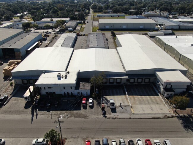 Plus de détails pour 302 Progress Rd, Auburndale, FL - Industriel à louer