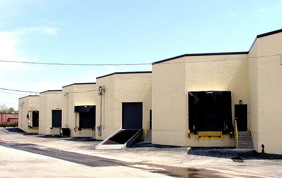 1140-1164 Tower Ln, Bensenville, IL à louer - Autre - Image 2 de 9