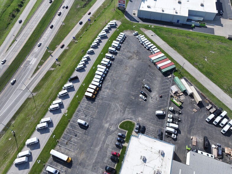 800 Quick Trip Way, Belton, MO à louer - Photo du bâtiment - Image 3 de 12