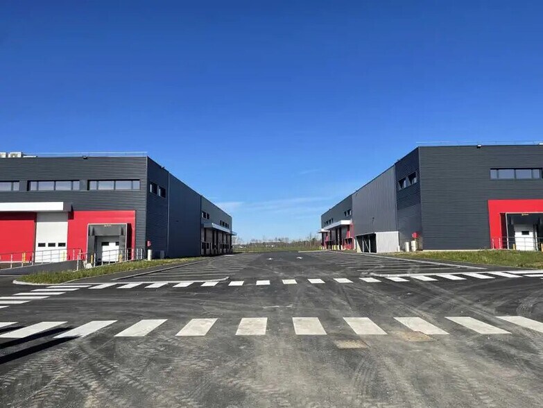 Chemin De Savoyan, Heyrieux for lease - Building Photo - Image 3 of 8