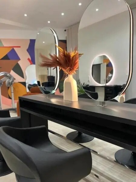 Retail in Lyon for lease Interior Photo- Image 1 of 4