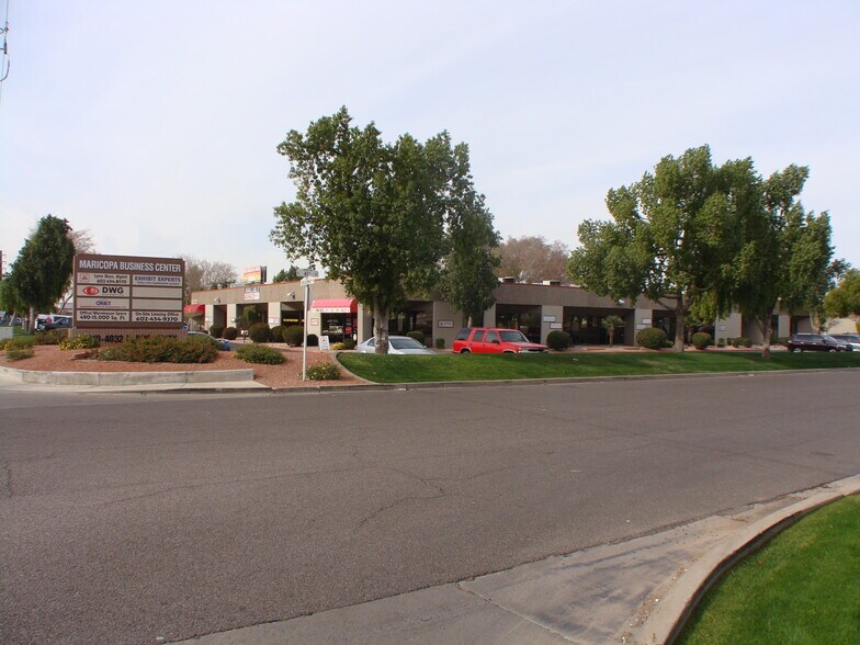 4014 E Broadway Rd, Phoenix, AZ à louer - Photo du bâtiment - Image 2 de 11