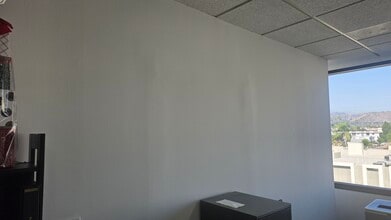 425 E Colorado St, Glendale, CA for lease Interior Photo- Image 2 of 4