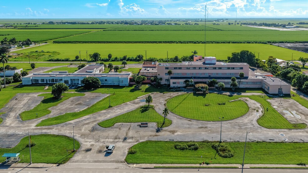 1201 S Main St, Belle Glade, FL à vendre - Photo du bâtiment - Image 1 de 18