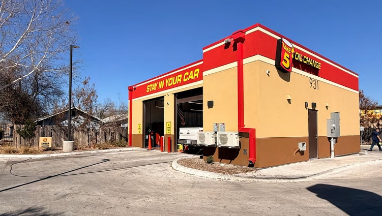 931 S General McMullen Dr, San Antonio, TX for sale - Building Photo - Image 2 of 7