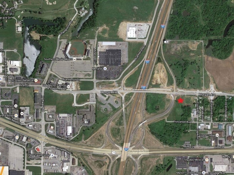 2103 Hill Ave, Marion, IL à vendre - Photo principale - Image 1 de 5