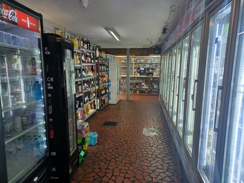 2240 Cascade Rd SW, Atlanta, GA à vendre - Photo du bâtiment - Image 2 de 6