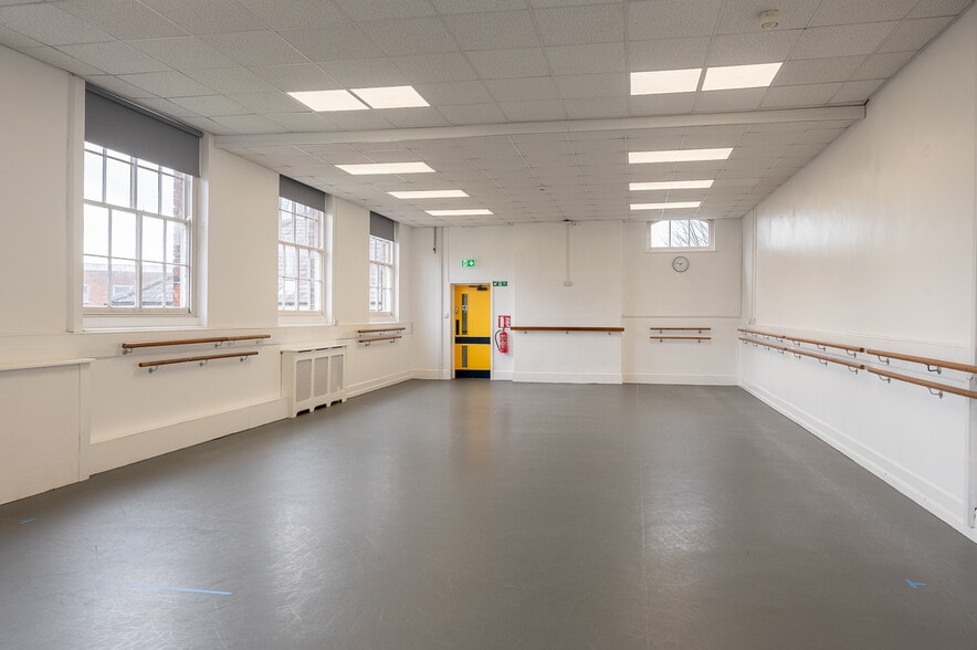 Dalton Ter, York à vendre - Photo du bâtiment - Image 3 de 9