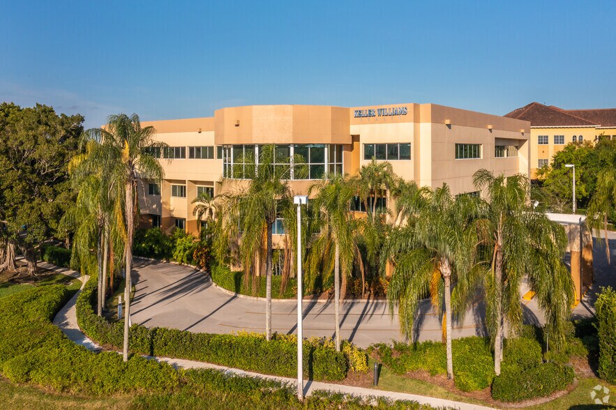 1625 N Commerce Pky, Weston, FL for lease - Building Photo - Image 1 of 10