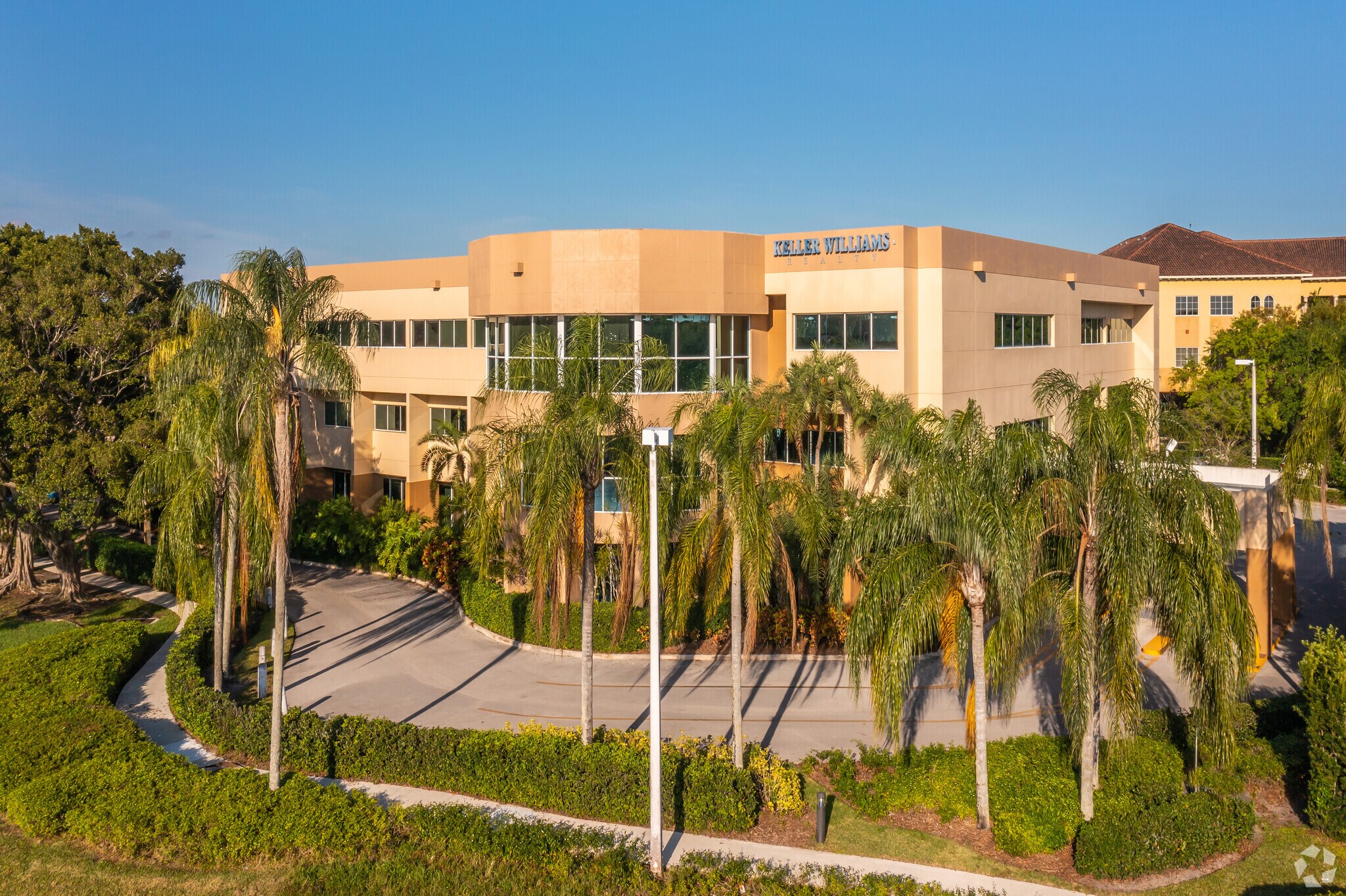 1625 N Commerce Pky, Weston, FL à louer Photo du bâtiment- Image 1 de 11