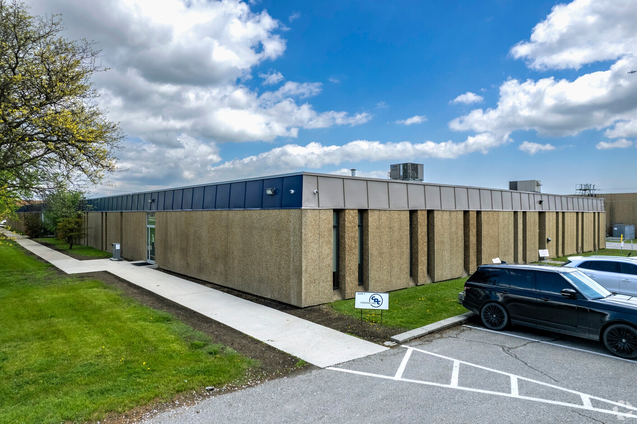 8271 Keele St, Vaughan, ON à vendre Photo principale- Image 1 de 1