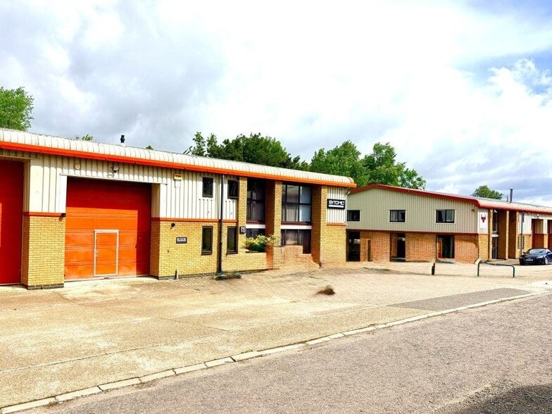 Unit 10 Top Angel, Buckingham for lease - Building Photo - Image 3 of 11