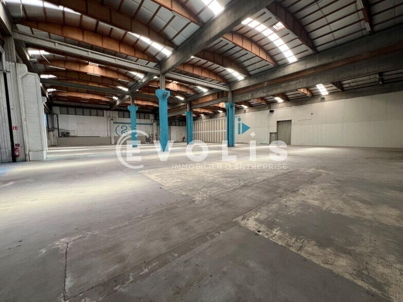 9 Rue Du Dauphiné, Saint-Priest for lease - Building Photo - Image 1 of 38