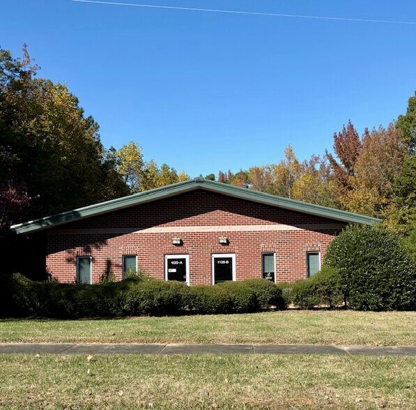 1135 Four Lakes Dr, Matthews, NC for lease - Building Photo - Image 2 of 6
