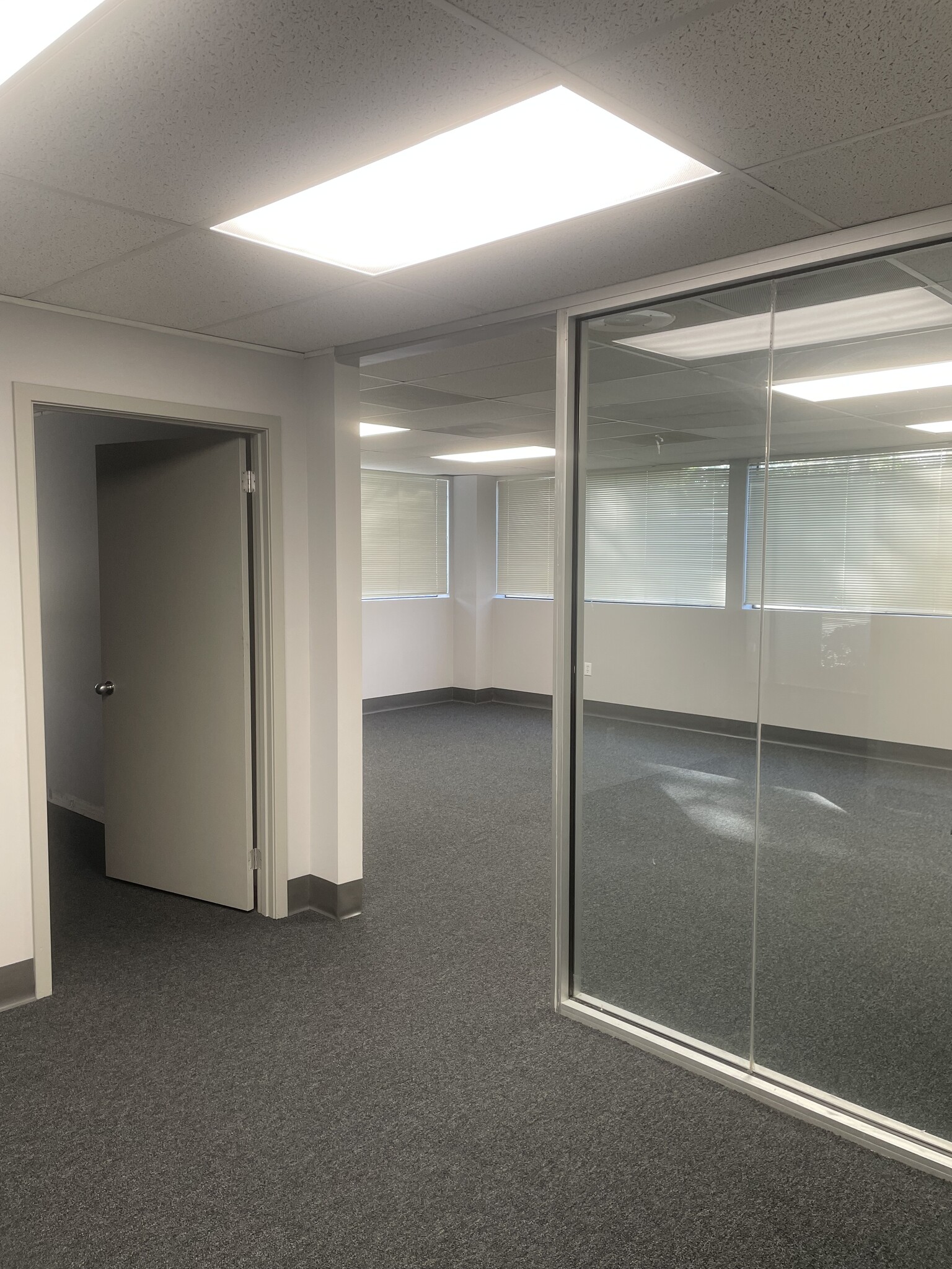 6015 Chester Cir, Jacksonville, FL for lease Interior Photo- Image 1 of 1