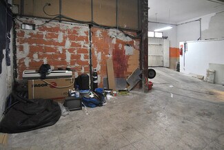 Plus de détails pour Multi-résidentiel à vendre