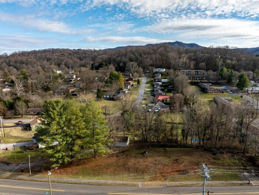 2301 S Greenwood Dr, Johnson City, TN for sale Primary Photo- Image 1 of 2