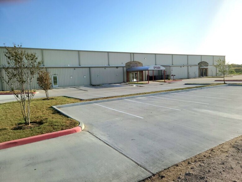 1156 Fox Meadow Dr, Alvin, TX à vendre - Photo du bâtiment - Image 1 de 2