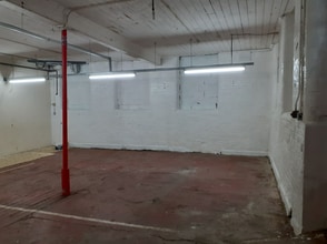 14 Wright St, Oldham for lease Interior Photo- Image 1 of 2