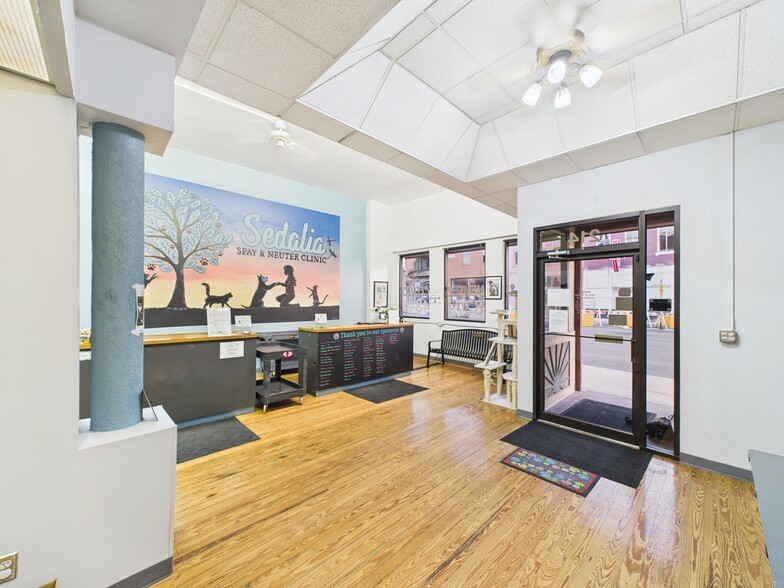 214 W Main St, Sedalia, MO for sale - Building Photo - Image 3 of 23