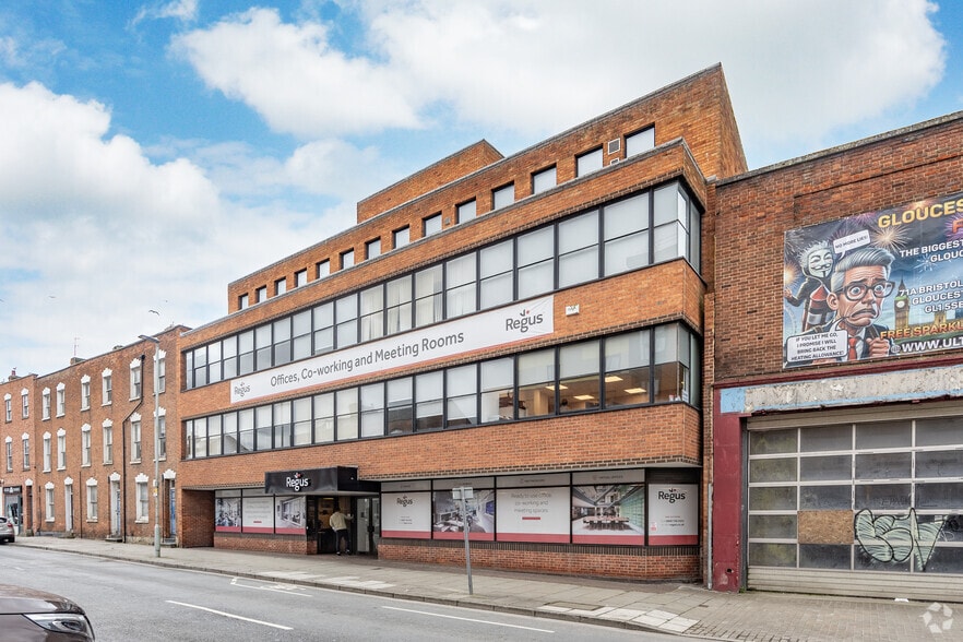 31-33 Worcester St, Gloucester for lease - Primary Photo - Image 2 of 4
