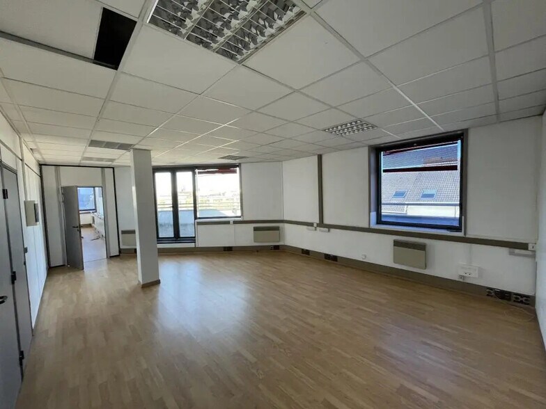 28 Rue De L'Aven, Cergy à louer - Photo du bâtiment - Image 3 de 17