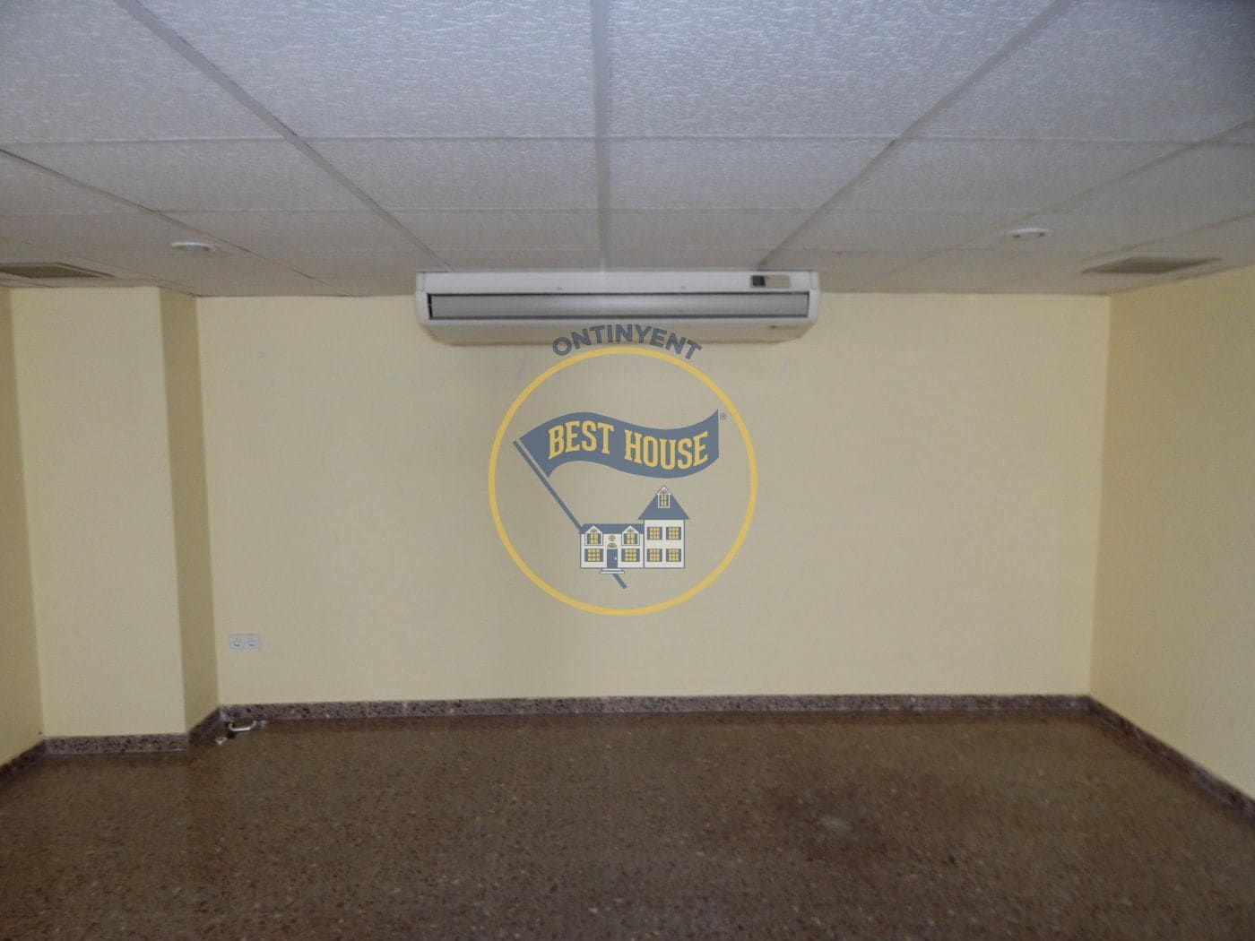 Retail in Ontinyent, Valencia for lease Building Photo- Image 1 of 30