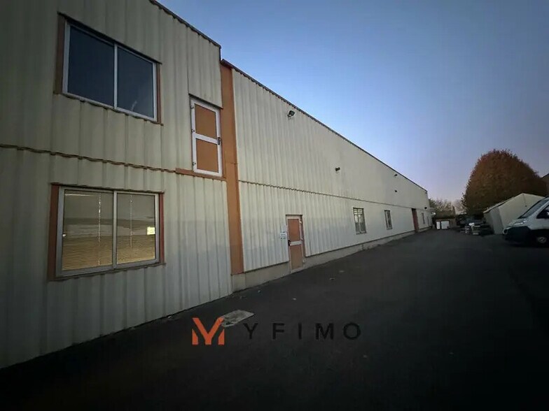 Flex in Achères for sale - Building Photo - Image 3 of 7