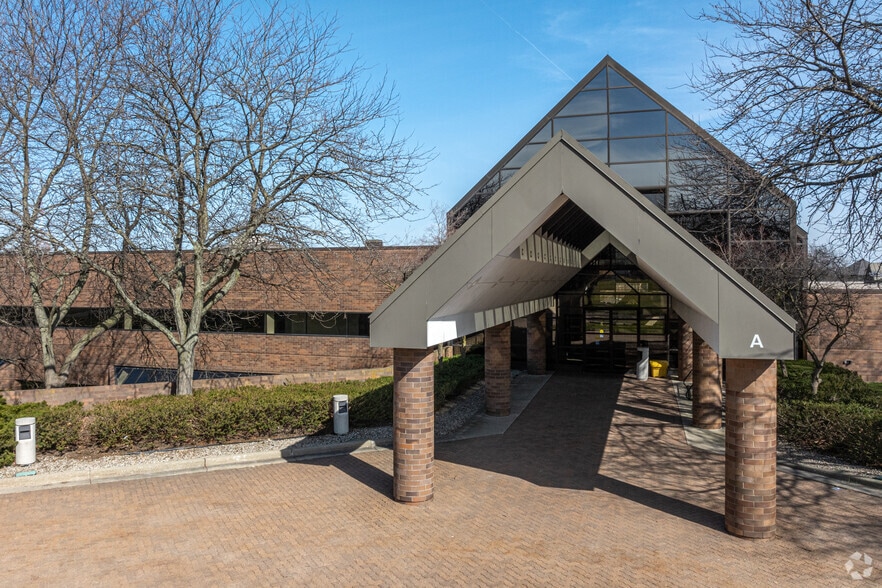 701 S Waverly Rd, Holland, MI for lease - Building Photo - Image 1 of 7