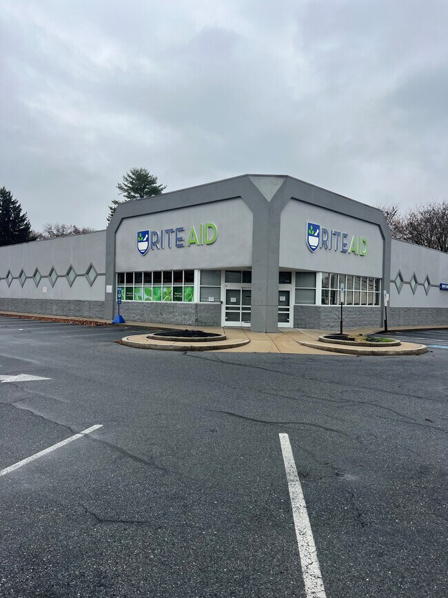 Plus de détails pour 2 Cumberland St, Lebanon, PA - Commerce de détail à vendre