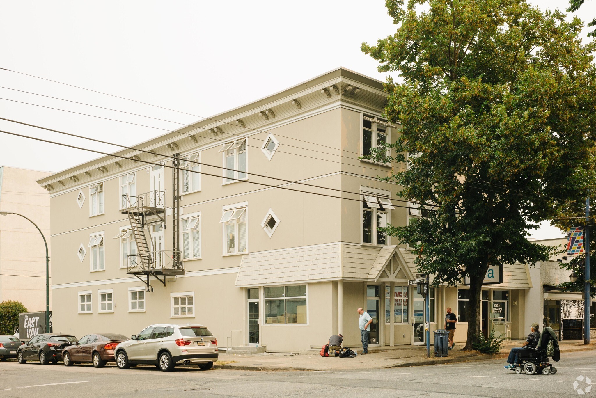 401-405 Powell St, Vancouver, BC for lease Primary Photo- Image 1 of 10