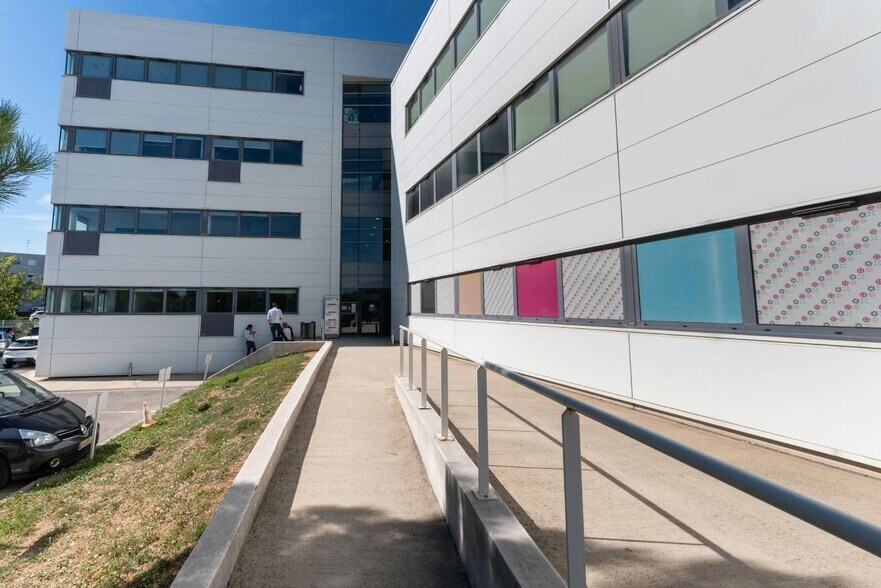 Office in Montpellier for lease - Building Photo - Image 3 of 22