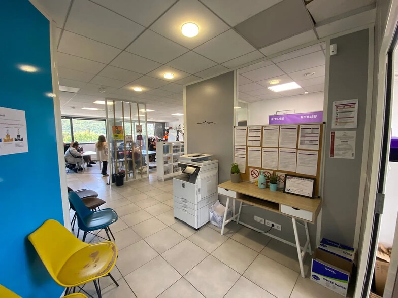 Route De La Sabliere, Marseille for lease - Interior Photo - Image 3 of 9