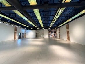 566 Ballough Rd, Daytona Beach, FL for lease Interior Photo- Image 1 of 6