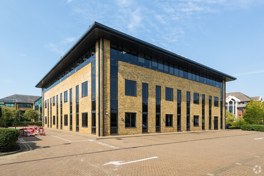 Manor Royal, Crawley à louer - Photo du bâtiment - Image 2 de 2