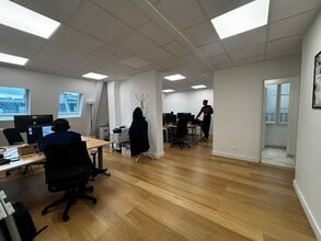 91 Rue Saint-Lazare, Paris for lease Interior Photo- Image 2 of 10