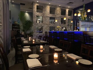 Plus de détails pour 555 W 43rd St, New York, NY - Commerce de détail à louer