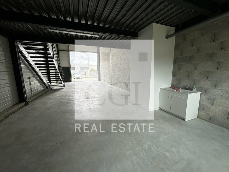 Flex in Bonnefamille for lease - Building Photo - Image 3 of 15