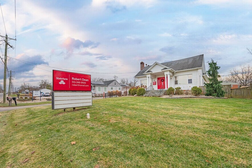 1030 Main St, Milford, OH à vendre - Photo du bâtiment - Image 3 de 44
