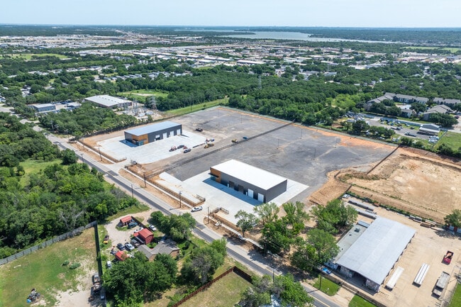 Plus de détails pour 5749 Parker Henderson Rd, Fort Worth, TX - Industriel à louer