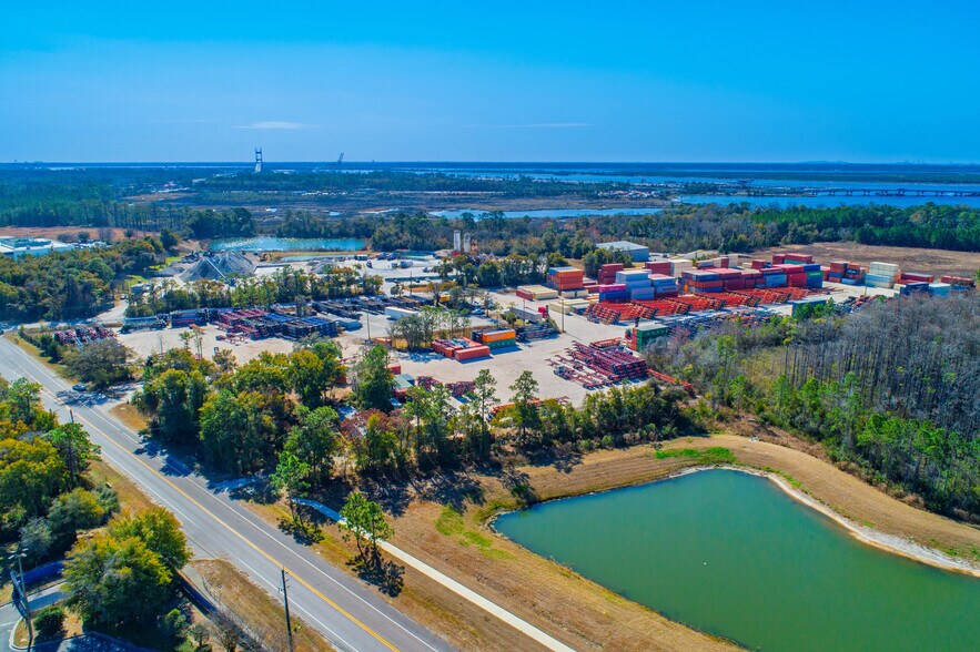 10458 Alta Dr, Jacksonville, FL à louer - Photo du bâtiment - Image 2 de 5