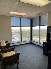 1900 NW Expressway, Oklahoma City, OK for lease Building Photo- Image 2 of 4