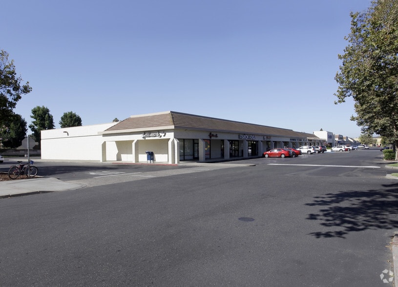 708-872 W Kettleman Ln, Lodi, CA for lease - Primary Photo - Image 1 of 3