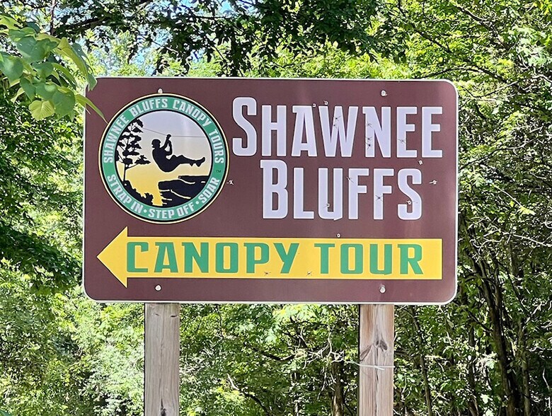 635 Robinson Hill Rd, Makanda, IL à vendre - Photo du bâtiment - Image 1 de 9