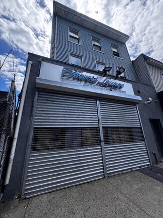 Plus de détails pour 119 W Broadway, Paterson, NJ - Flex à vendre