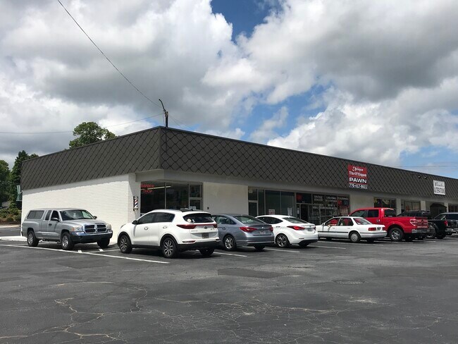 Plus de détails pour 5385 Five Forks Trickum Rd SW, Lilburn, GA - Commerce de détail à louer