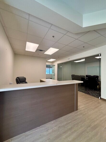 72120-72140 Magnesia Falls Dr, Rancho Mirage, CA à louer - Photo du bâtiment - Image 3 de 21