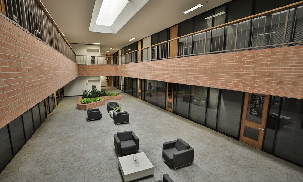 5252 Westchester St, Houston, TX à louer - Photo du bâtiment - Image 2 de 6